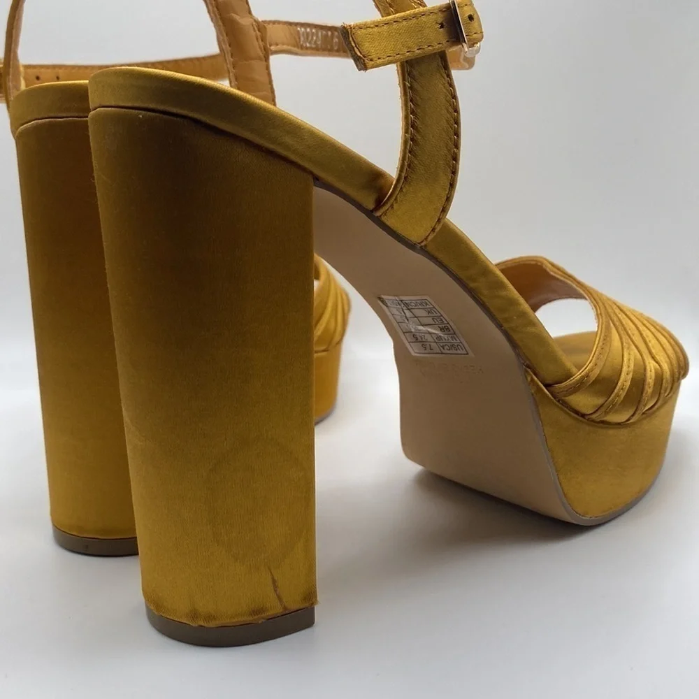 FOREVER 21 WOMEN’S GOLD PLATFORM BLOCKED HEELS SANDAL SZ 7.5
